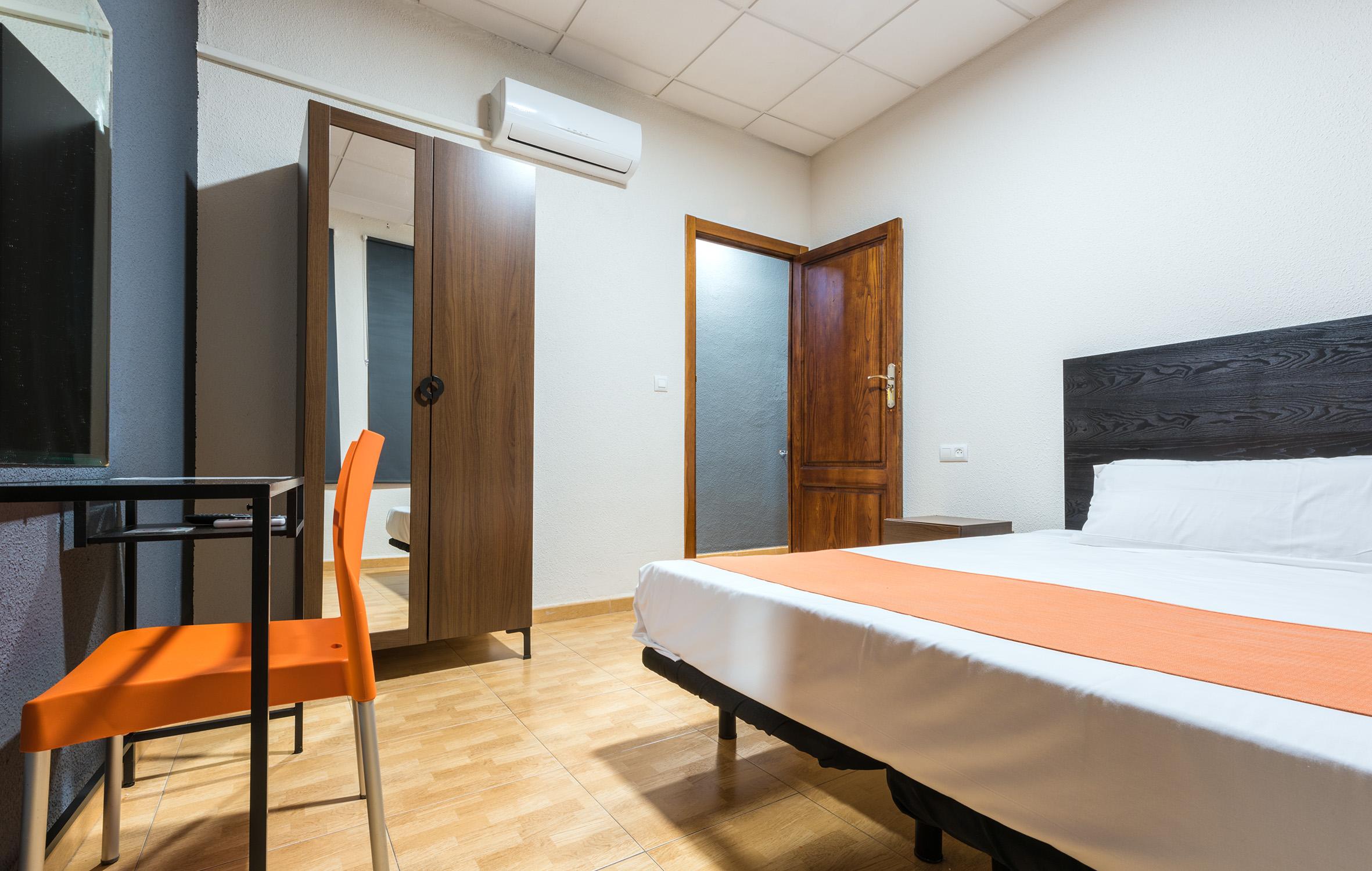 Kubik Hotel Caces Buitenkant foto