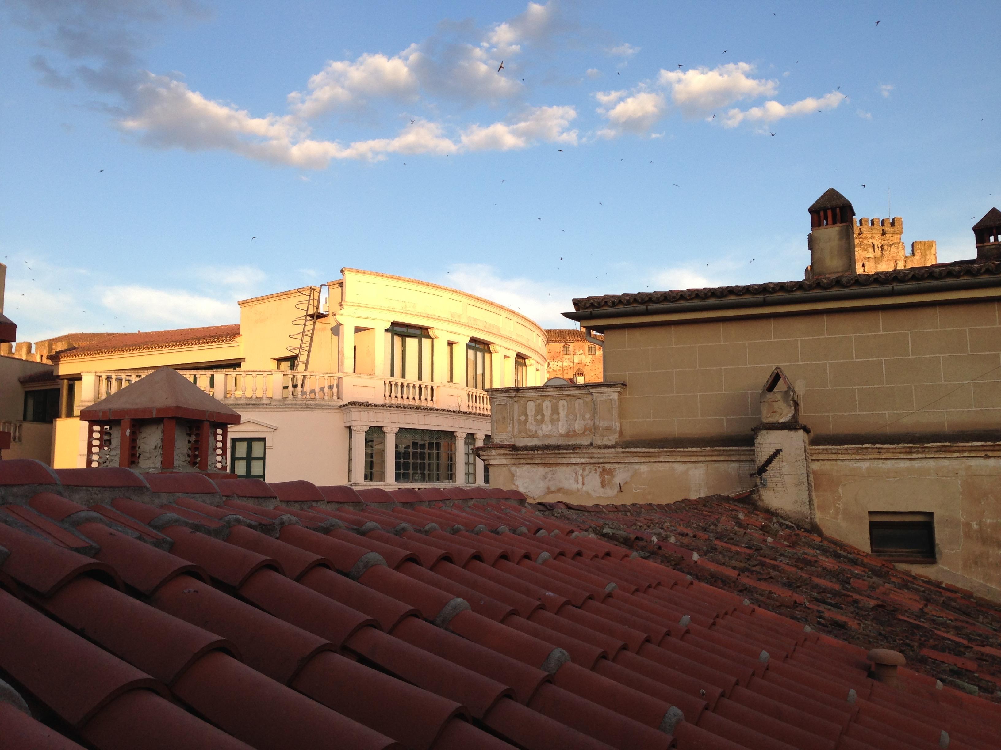 Kubik Hotel Caces Buitenkant foto