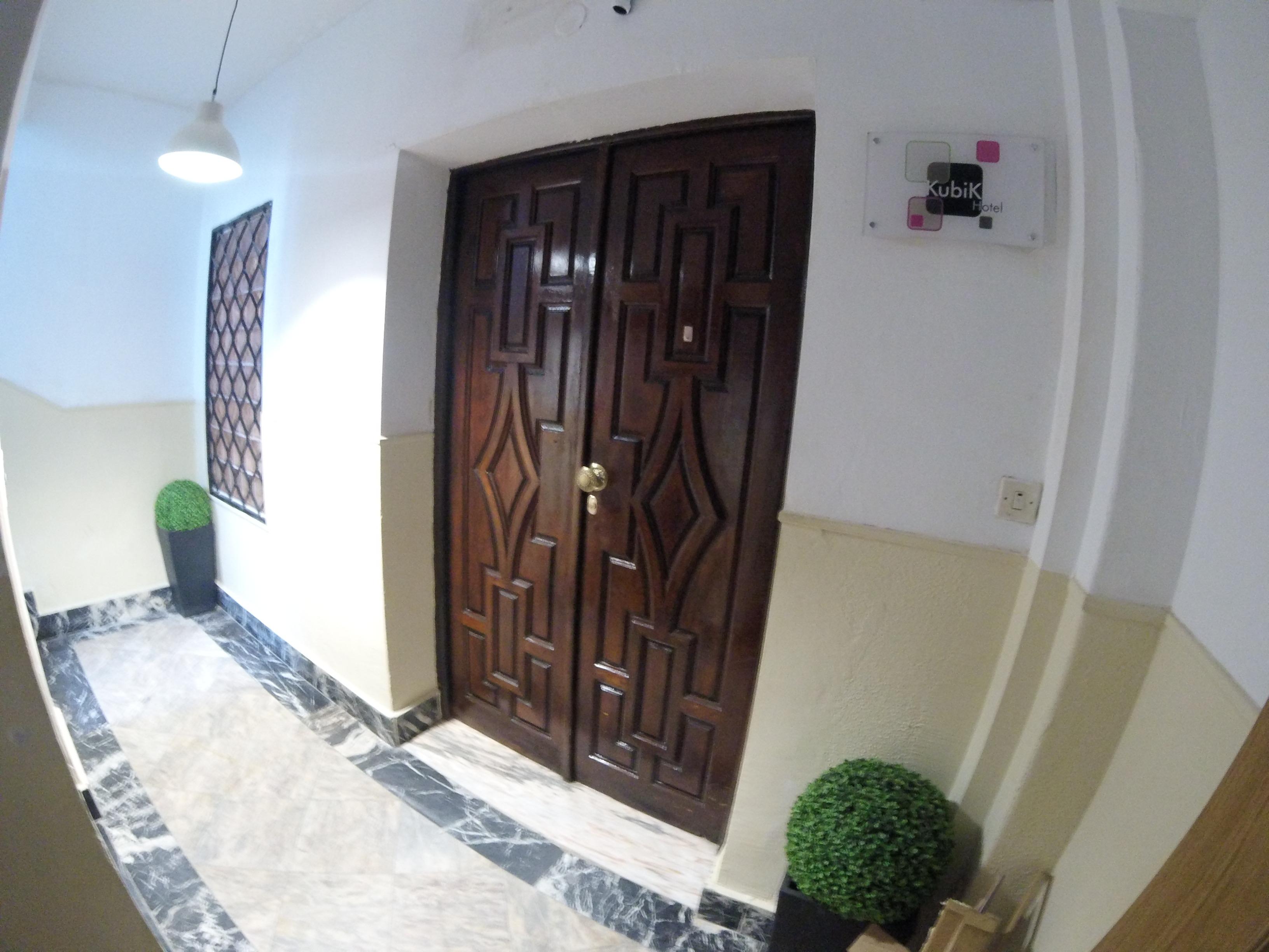 Kubik Hotel Caces Buitenkant foto